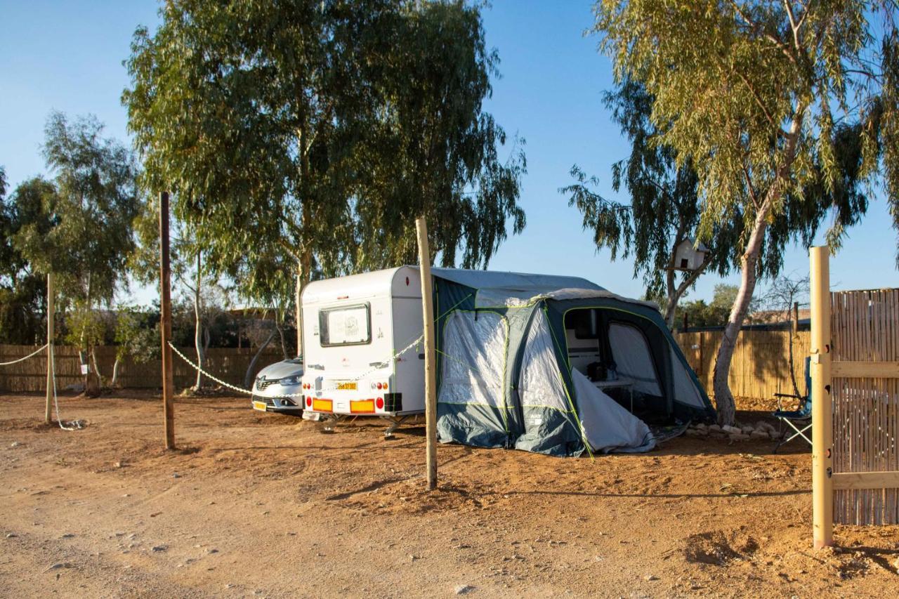 Kfar Hanokdim - Glamping & Camping Арад Екстер'єр фото
