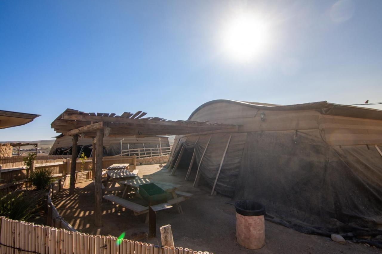 Kfar Hanokdim - Glamping & Camping Арад Екстер'єр фото
