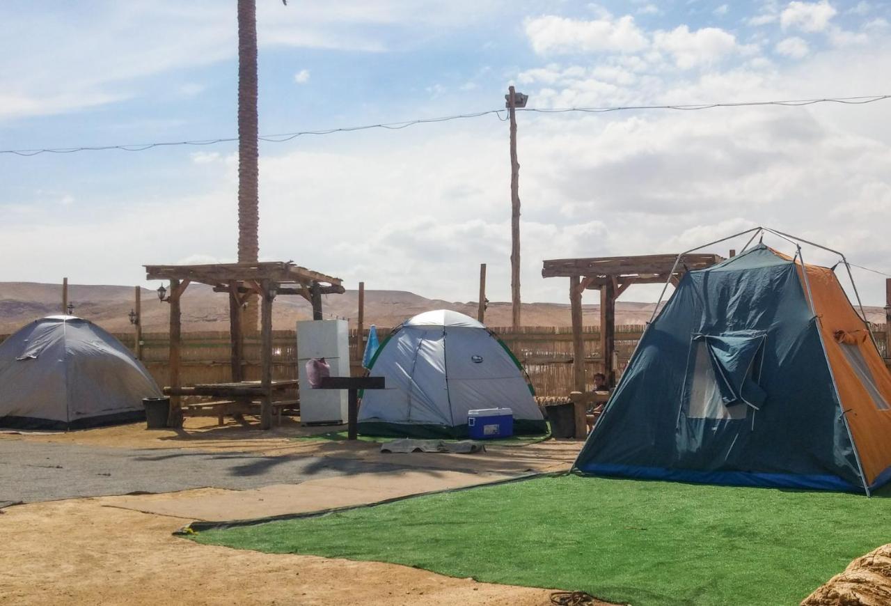 Kfar Hanokdim - Glamping & Camping Арад Екстер'єр фото