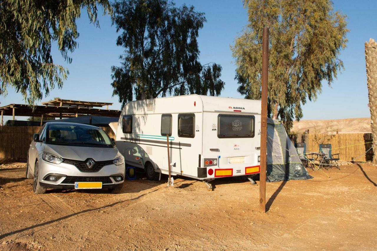 Kfar Hanokdim - Glamping & Camping Арад Екстер'єр фото