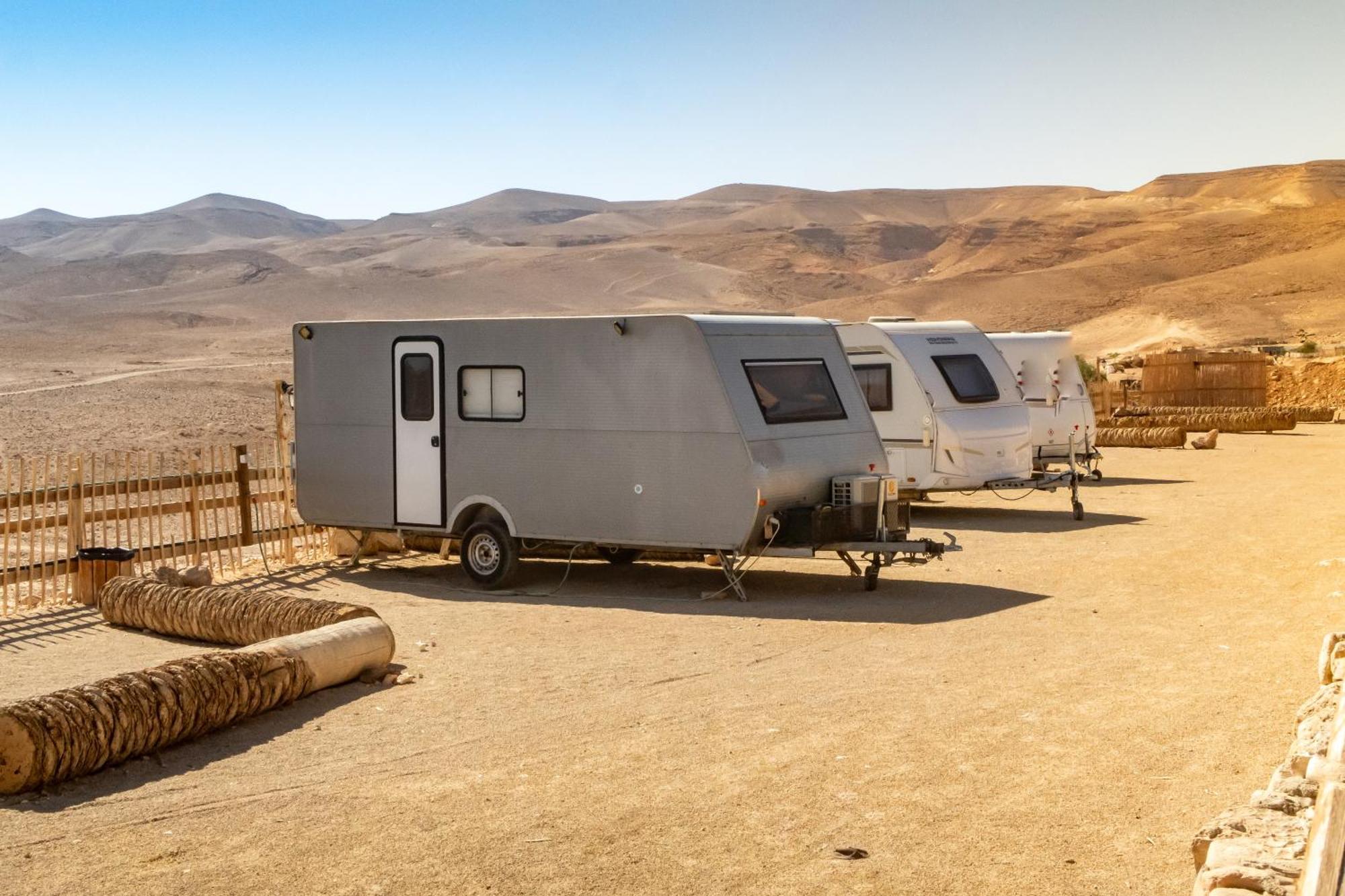 Kfar Hanokdim - Glamping & Camping Арад Екстер'єр фото