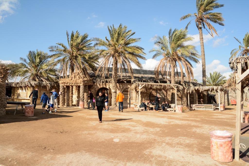 Kfar Hanokdim - Glamping & Camping Арад Екстер'єр фото